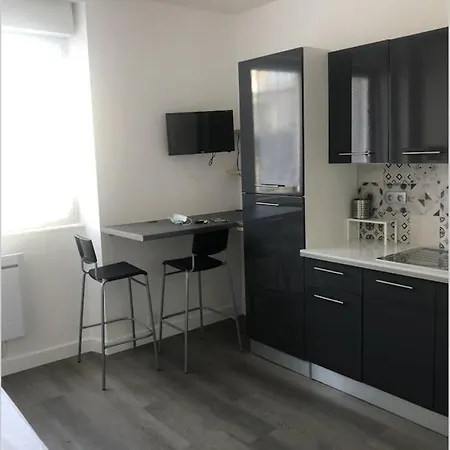 Yannadal/studio Cosy Avec Vraie Cuisine à Recouvrance/ Proche Tram/bus Et Proximité Avec L'arsenal Brest