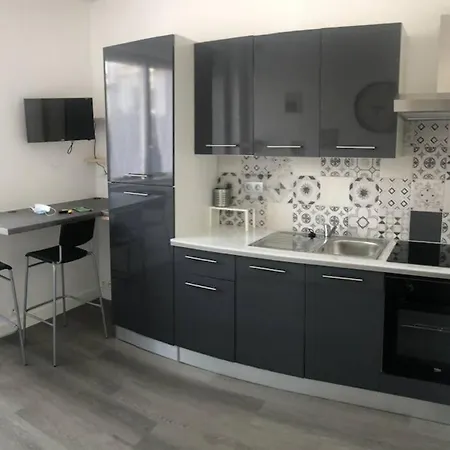 Yannadal/studio Cosy Avec Vraie Cuisine A Recouvrance/ Proche Tram/bus Et Proximite Avec L'arsenal Apartment