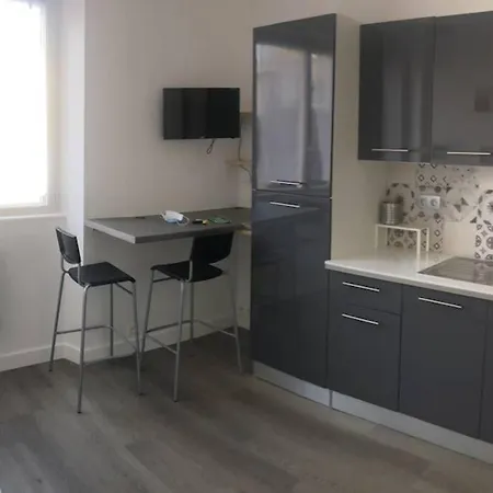 Yannadal/studio Cosy Avec Vraie Cuisine A Recouvrance/ Proche Tram/bus Et Proximite Avec L'arsenal Apartment *